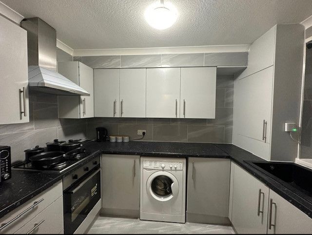 1 bed flat to rent in Glengarnock Avenue, London E14, £2,250 pcm