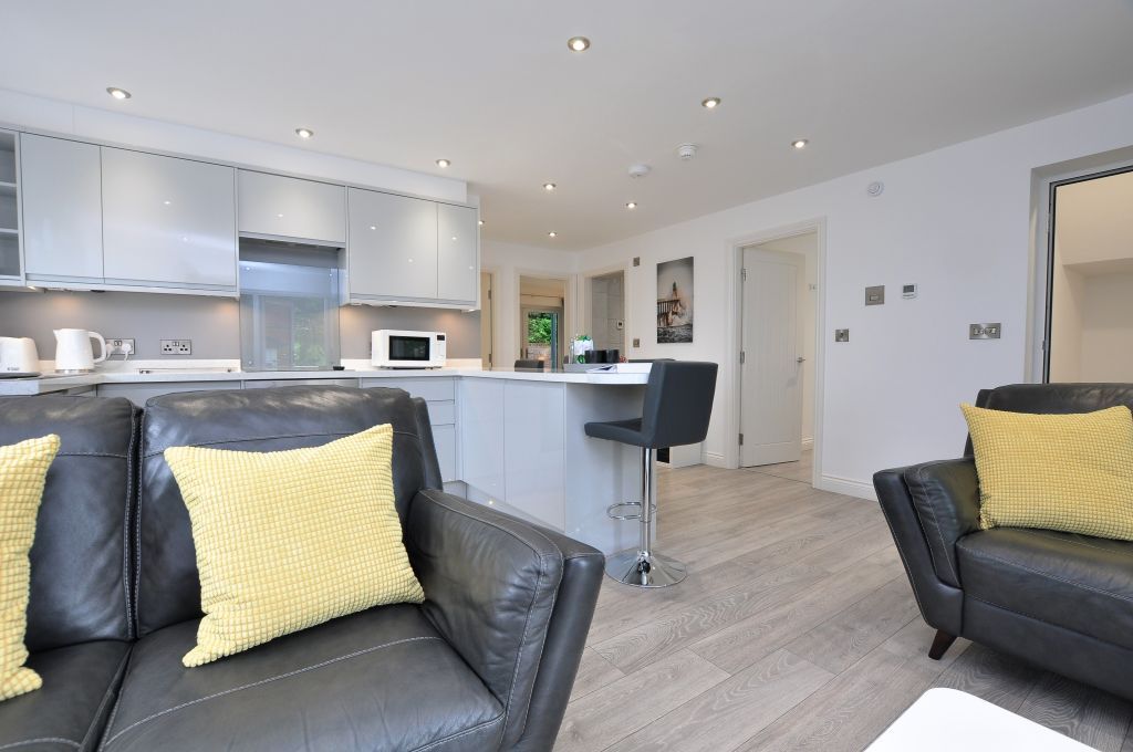 2 bed flat for sale in Broomfield Terrace, Whitby YO21, £350,000