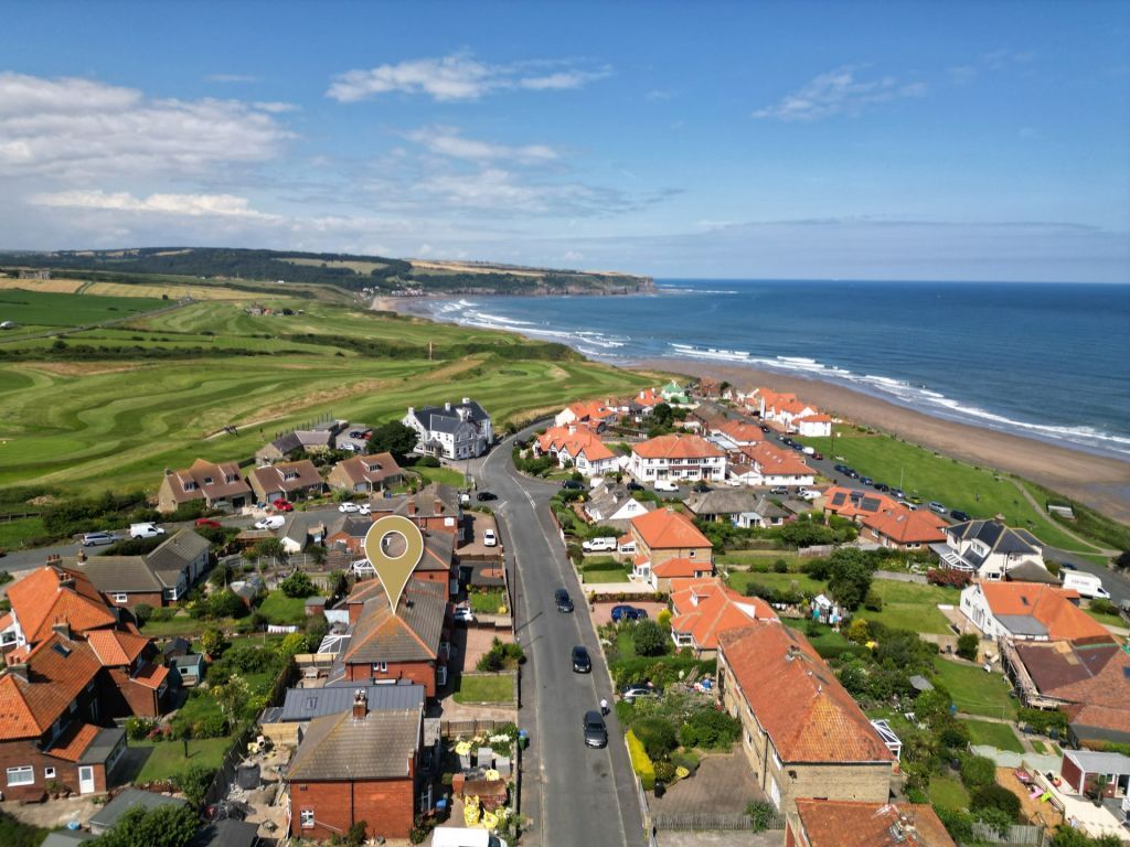 2 bed flat for sale in Broomfield Terrace, Whitby YO21, £350,000