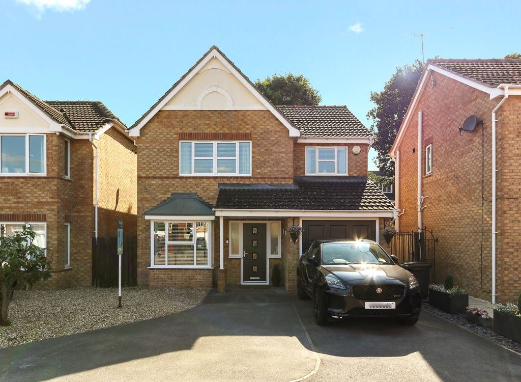3 bed detached house for sale in Newton Gardens, Chapeltown S35, £375,000