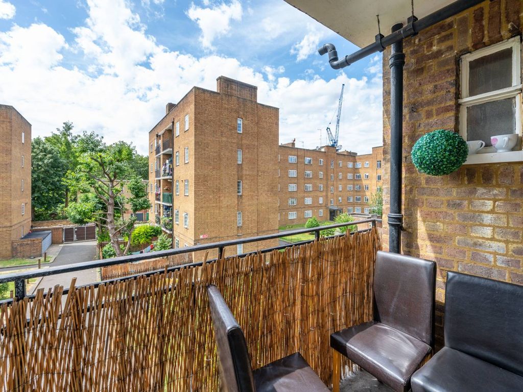 2 bed flat for sale in Maida Vale, Maida Vale, London W9, £520,000