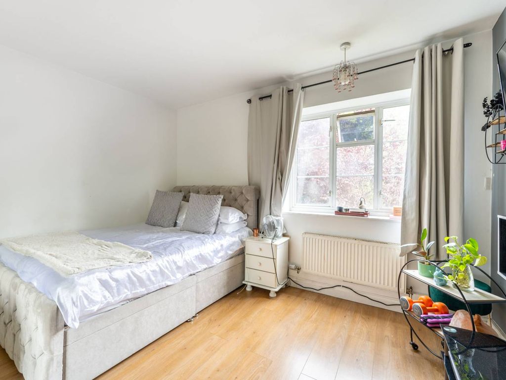 2 bed flat for sale in Maida Vale, Maida Vale, London W9, £520,000