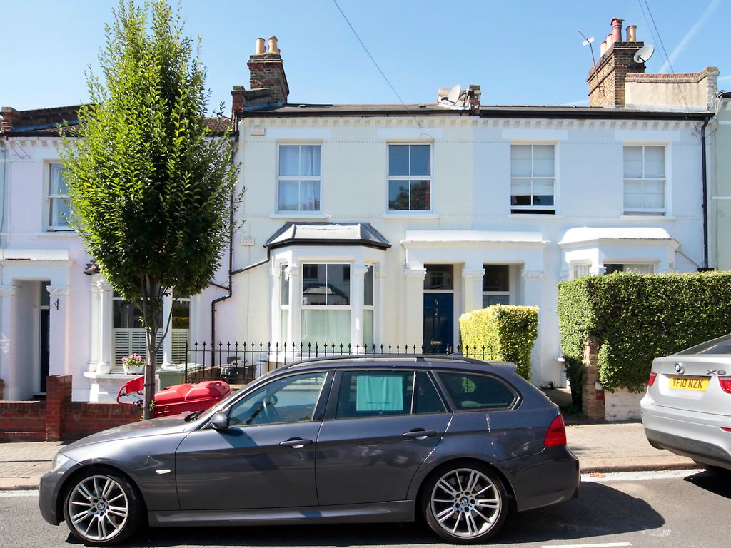 2 bed flat for sale in Alderbrook Road, Clapham South, London SW12, £750,000