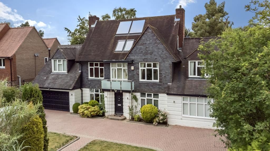 9 bed detached house for sale in High Wycombe, Buckinghamshire HP11, £1,750,000