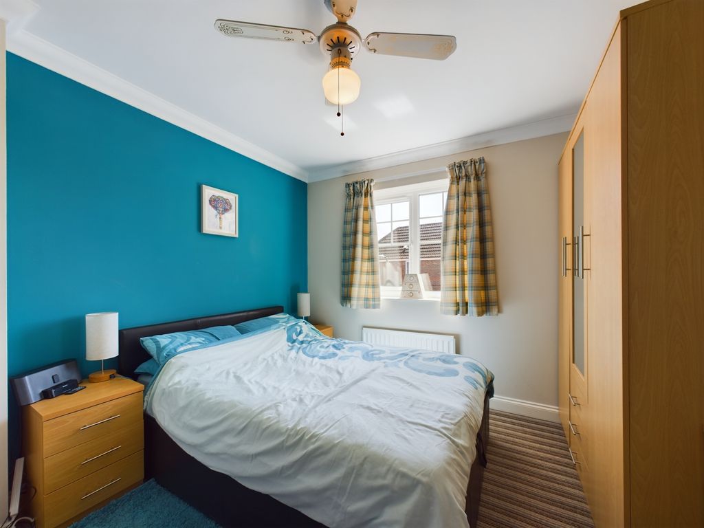 4 bed detached house for sale in Swan Drive, Aldermaston RG7, £600,000