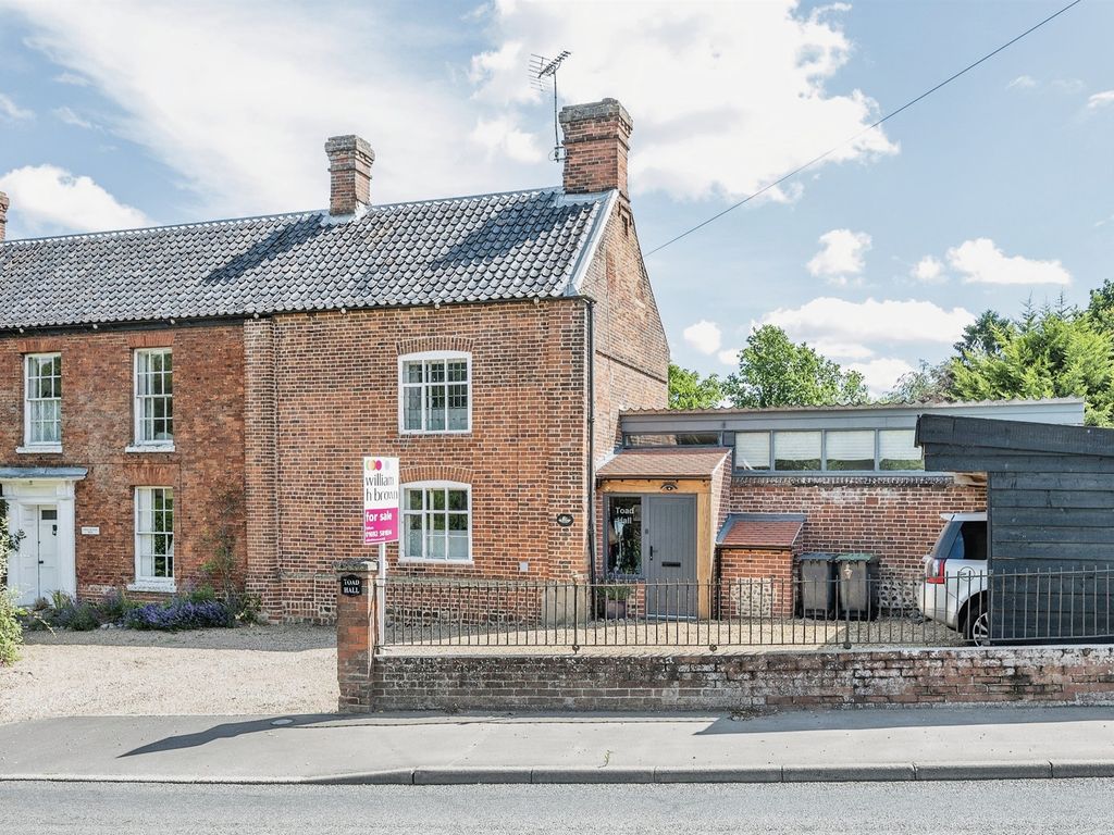 4 bed cottage for sale in The Hill, Smallburgh, Norwich NR12, £475,000