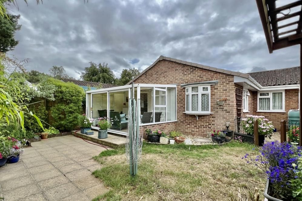 3 bed detached bungalow for sale in Azalea Close, St Ives BH24, £425,000