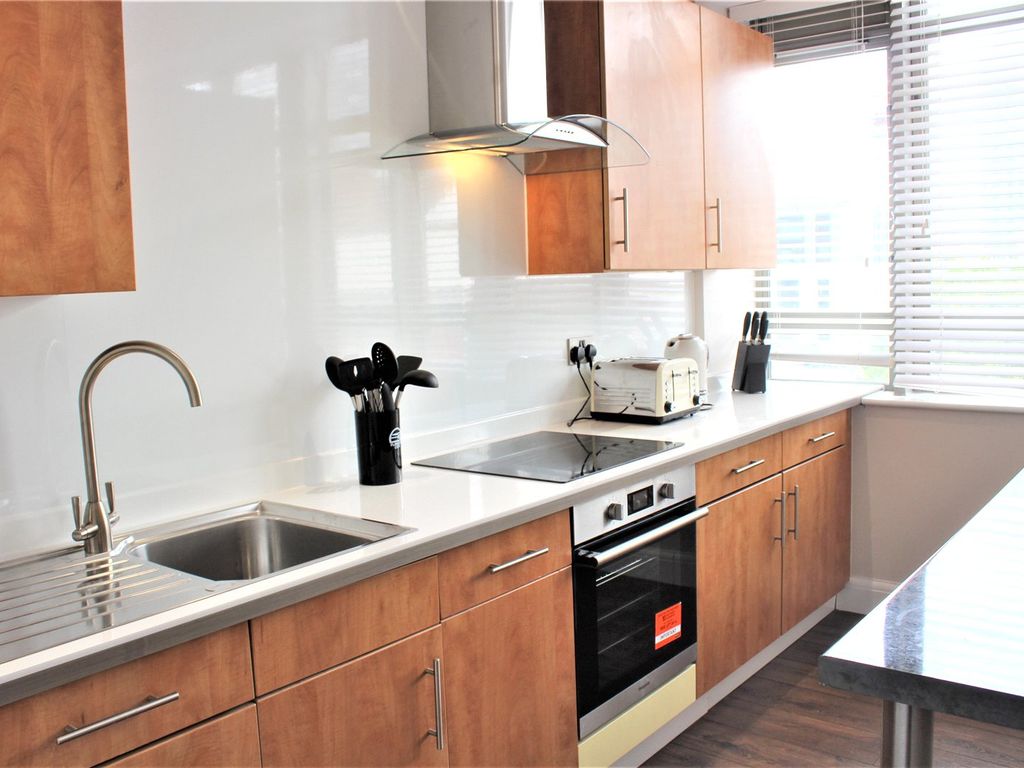 2 bed flat to rent in City Road, 2385 City Road London EC1V, £3,500 pcm