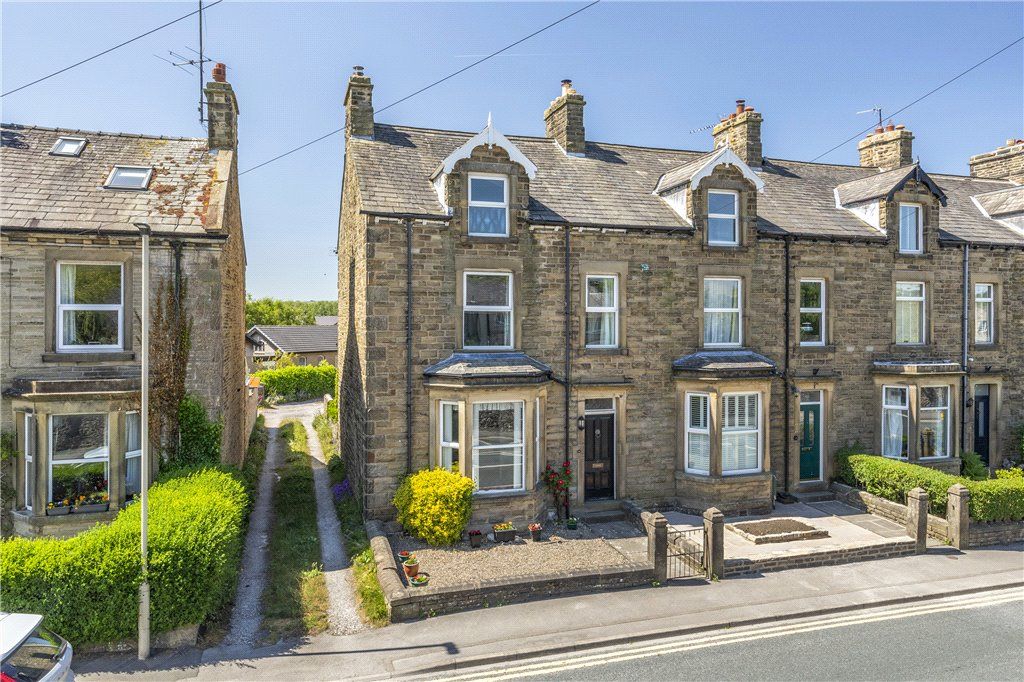 5 bed end terrace house for sale in Penyghent View, Settle, North Yorkshire BD24, £400,000