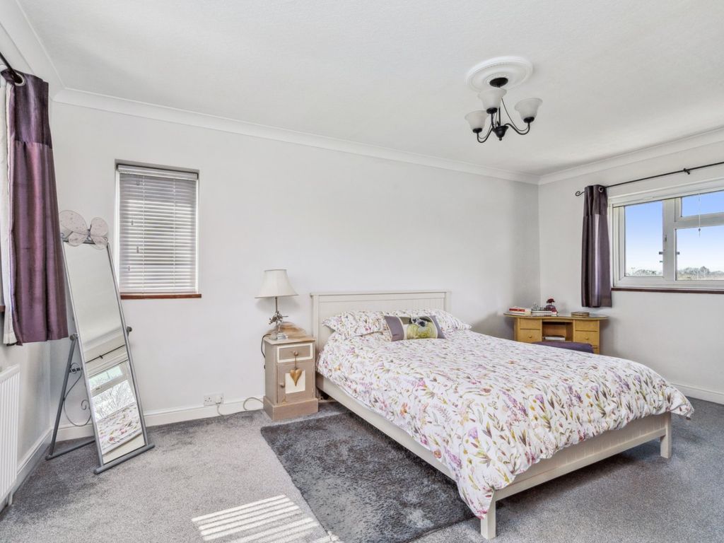 4 bed detached house for sale in Mayflower Way, Farnham Common, Buckinghamshire SL2, £1,075,000