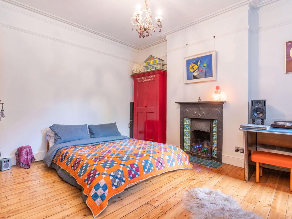 1 bed flat for sale in Aberdeen Park, London N5, £800,000