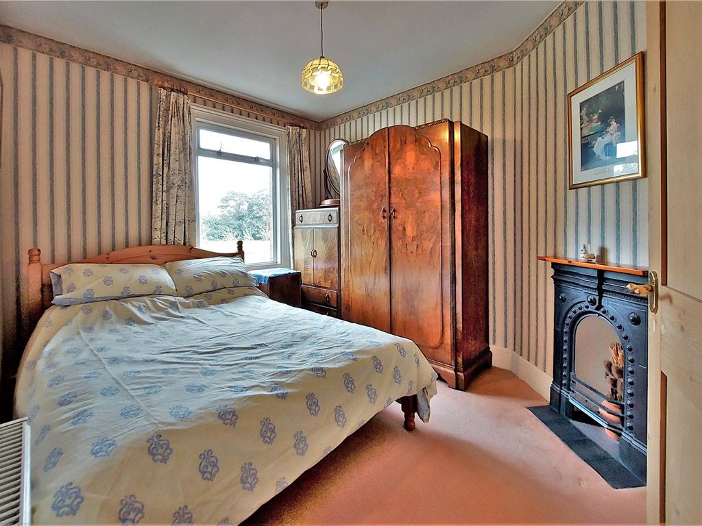 3 bed terraced house for sale in Tilt Road, Cobham, Surrey KT11, £600,000