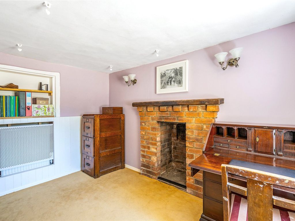 4 bed detached house for sale in Brimpton Common, Reading, Berkshire RG7, £735,000