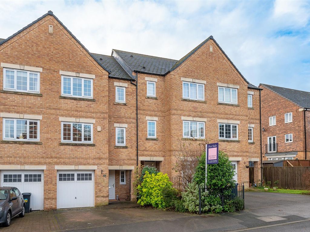 4 bed town house for sale in Academy Drive, Dringhouses YO24, £375,000