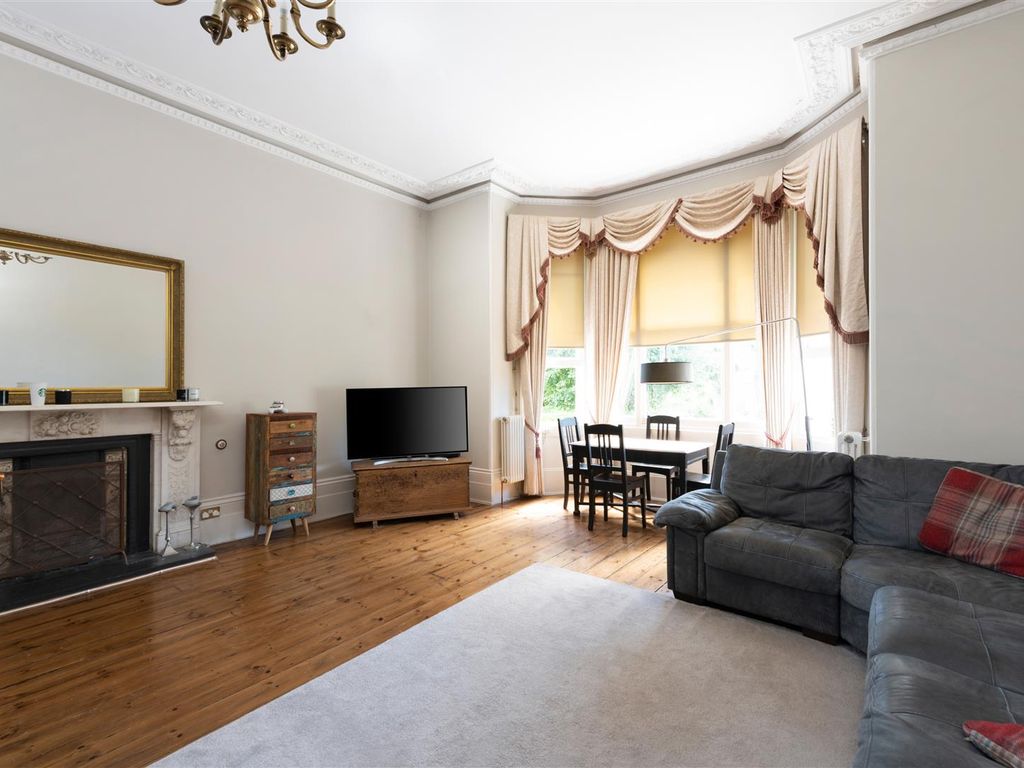 4 bed maisonette for sale in Wray Park Road, Reigate RH2, £575,000