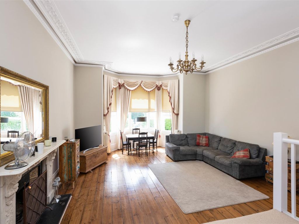 4 bed maisonette for sale in Wray Park Road, Reigate RH2, £575,000