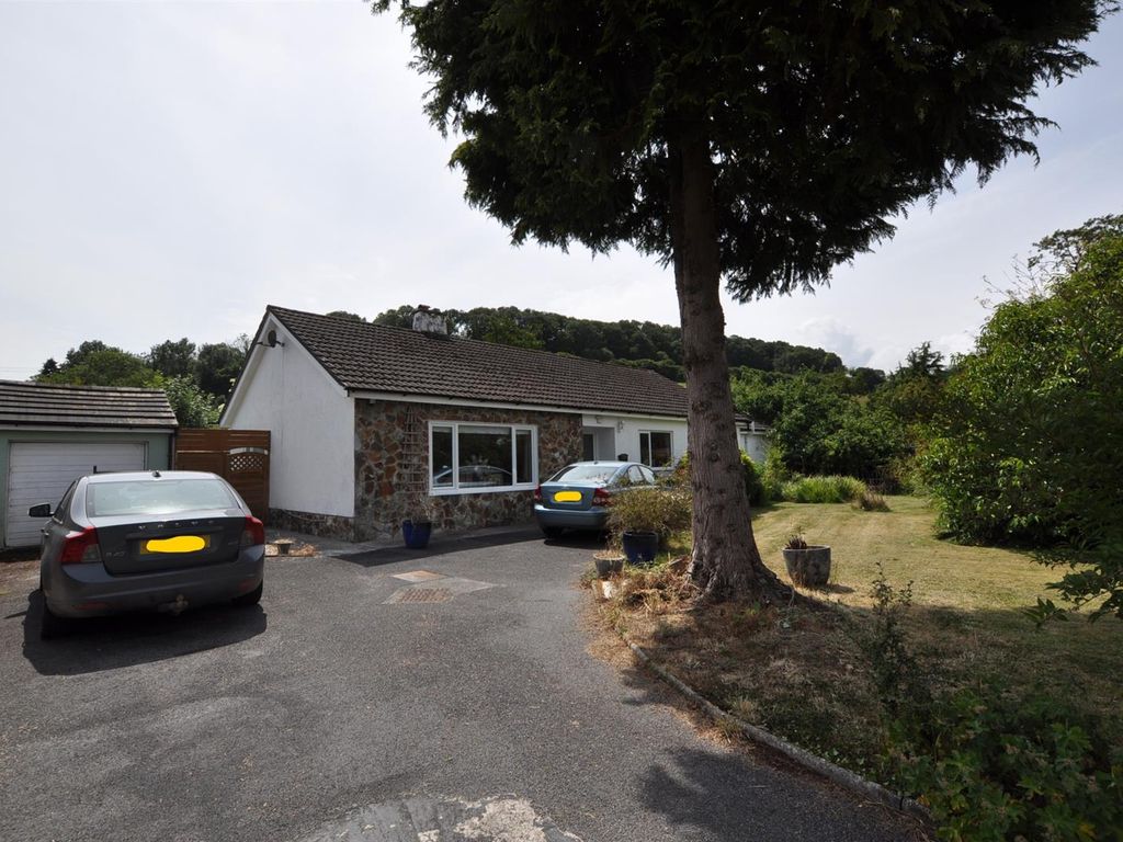 3 bed detached bungalow for sale in Pocket Lane, St. Clears, Carmarthen SA33, £455,000