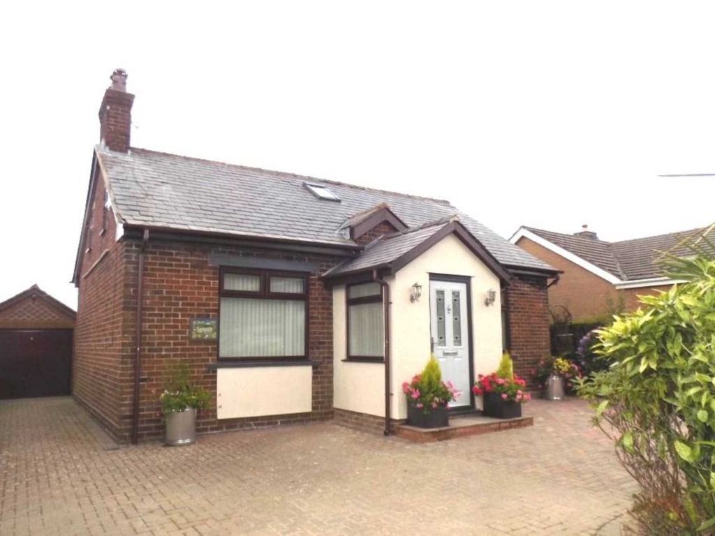 3 bed detached house to rent in Brynford, Holywell, 8Ax. CH8, £1,100 pcm