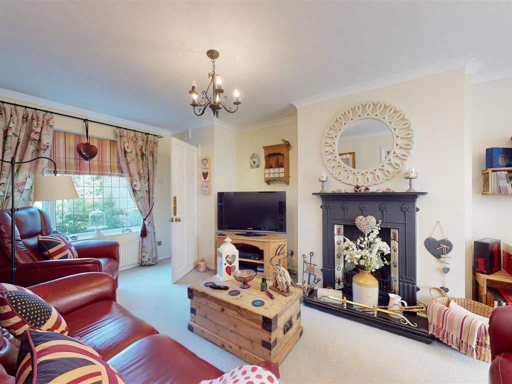 3 bed detached house for sale in Casterton Road, Stamford PE9, £425,000