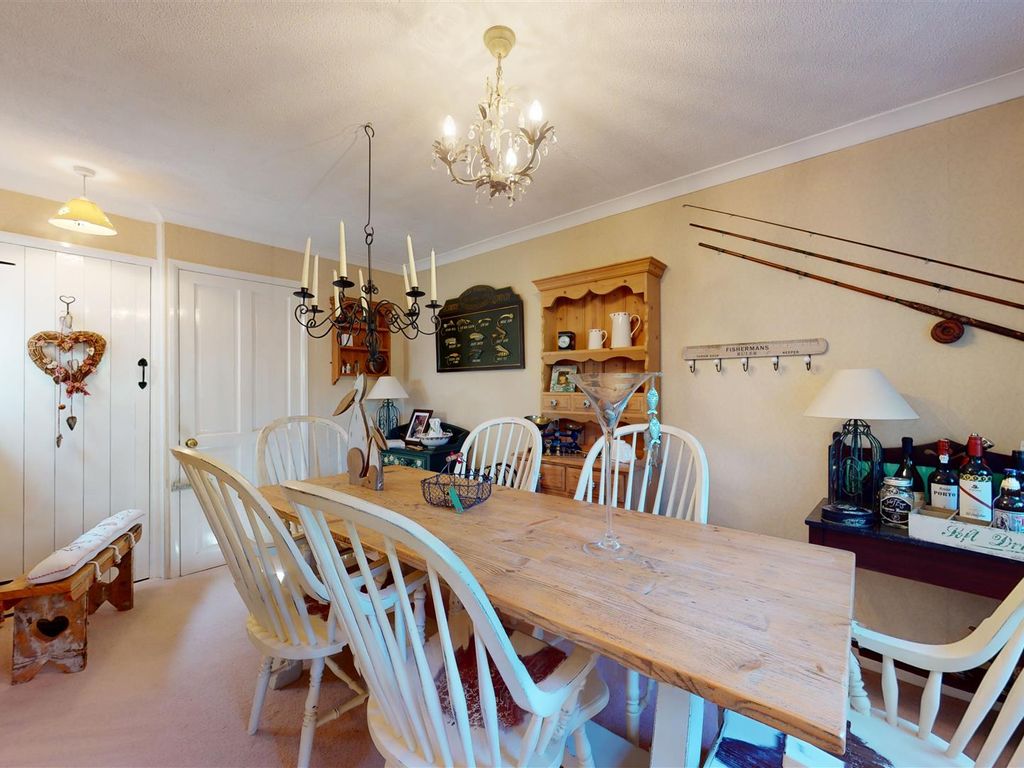 3 bed detached house for sale in Casterton Road, Stamford PE9, £425,000