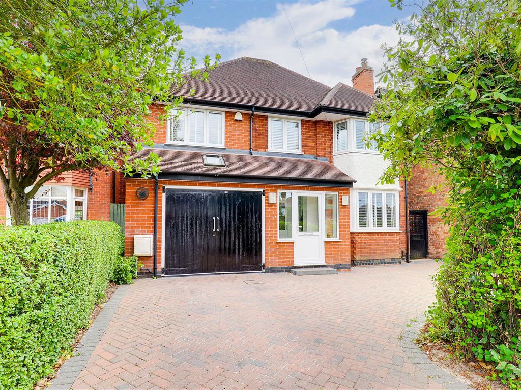 5 bed detached house for sale in Sandfield Road, Arnold, Nottinghamshire NG5, £450,000