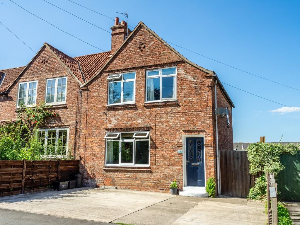 3 bed town house for sale in Fulford Cross, Fulford, York YO10, £375,000