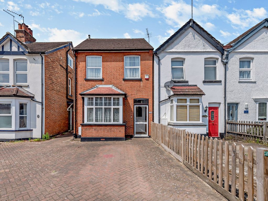 3 bed detached house for sale in High Street, Northwood HA6, £545,000