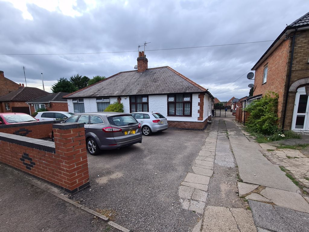 5 bed semi-detached bungalow for sale in Barkbythorpe Road, Leicester LE4, £430,000