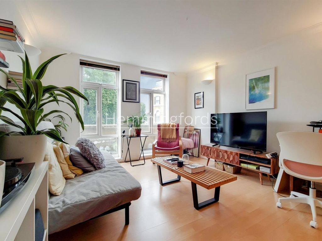 1 bed flat for sale in Abney Park Court, Stoke Newington High Street N16, £300,000