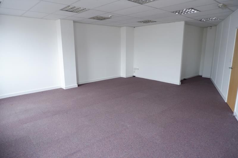 Office to let in Suite 4, Eastgate House, 19-23, Humberstone Road, Leicester LE5, £5,700 pa