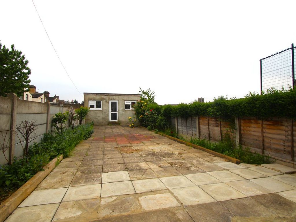 6 bed terraced house for sale in High Street North, London E12, £795,000