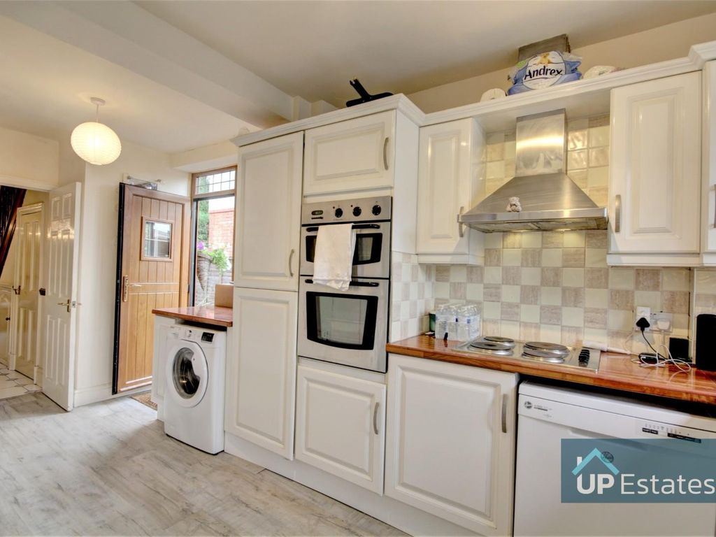 3 bed detached house for sale in Broad Lane, Eastern Green, Coventry CV5, £450,000
