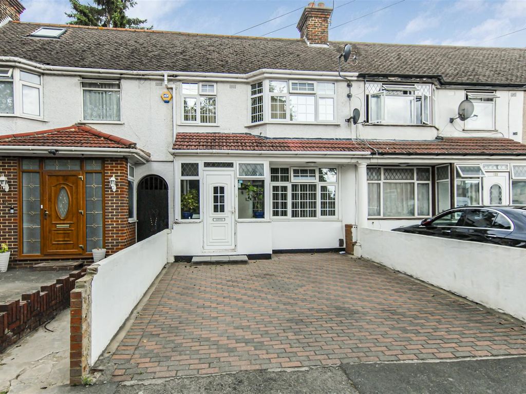 4 bed terraced house for sale in Carlyon Road, Hayes UB4, £500,000