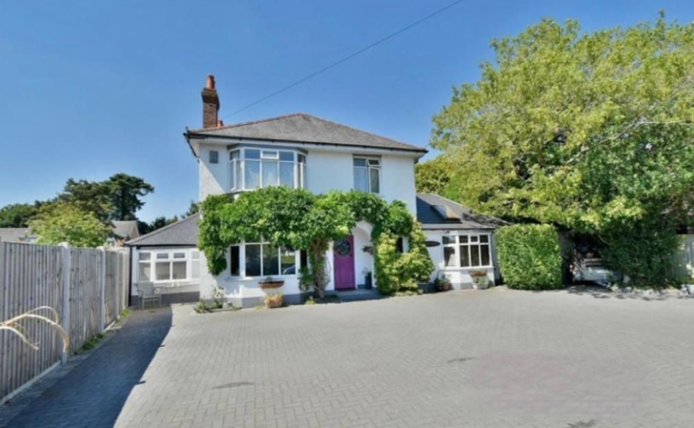 5 bed detached house for sale in New Road, Bournemouth BH10, £775,000