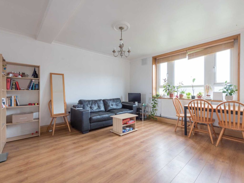 3 bed flat for sale in Stockwell Gardens Estate, Stockwell, London SW9, £425,000