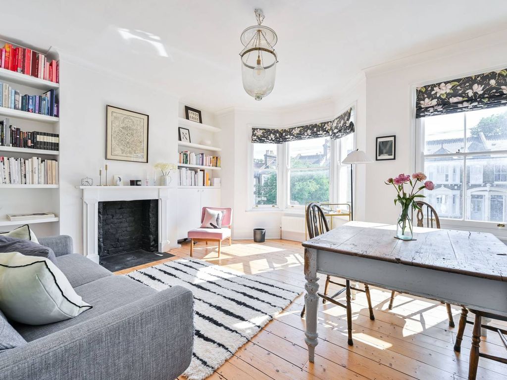 2 bed flat for sale in Waller Road, Telegraph Hill, London SE14, £470,000