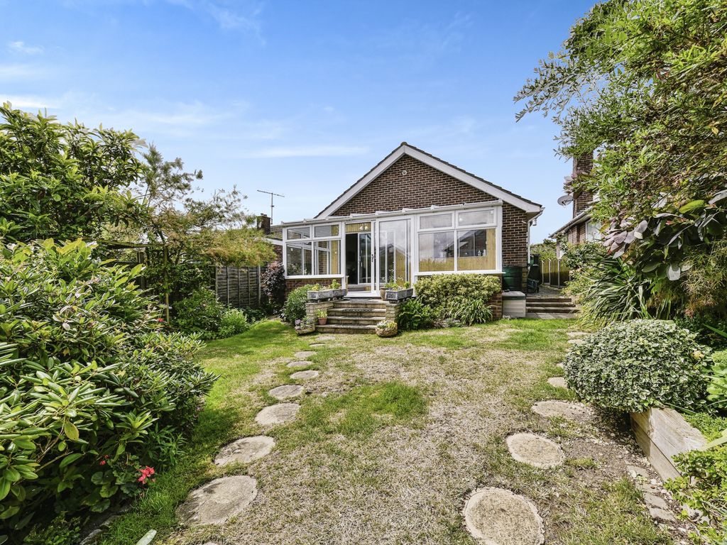 3 bed detached bungalow for sale in Fallowfield, Ampthill, Bedford MK45, £530,000