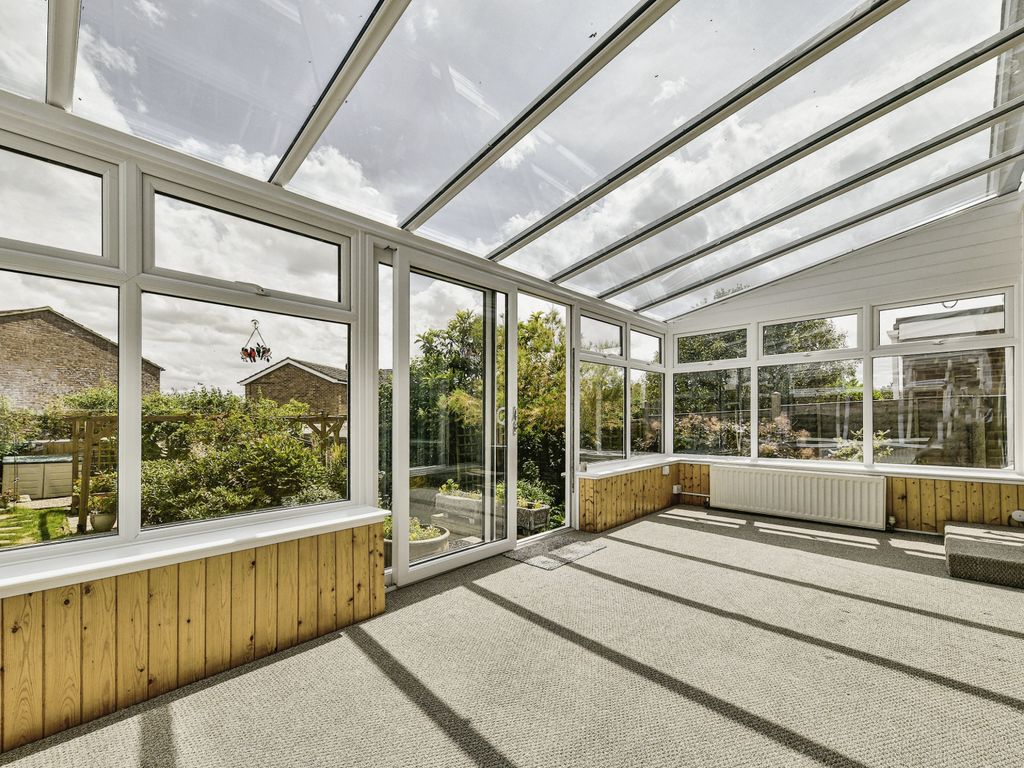3 bed detached bungalow for sale in Fallowfield, Ampthill, Bedford MK45, £530,000