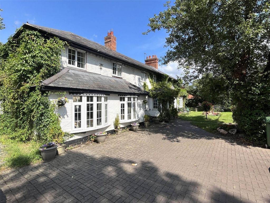 5 bed detached house for sale in London Road, Shrewsbury, Shropshire SY5, £550,000