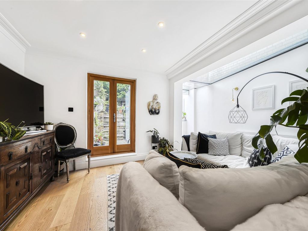 3 bed flat for sale in Aberdeen Place, London NW8, £1,600,000