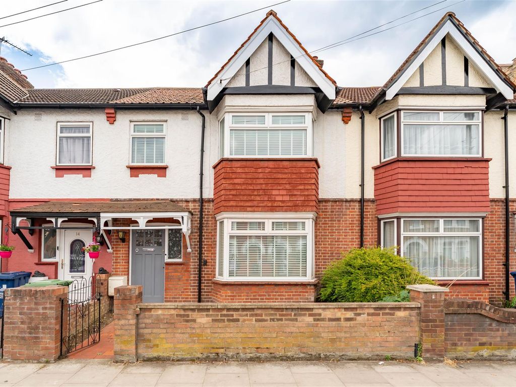 3 bed terraced house for sale in Drayton Bridge Road, London W7, £650,000