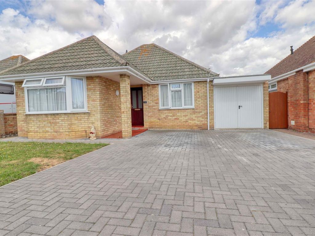 2 bed bungalow for sale in Walden Way, Frinton On Sea, Frinton On Sea CO13, £379,995