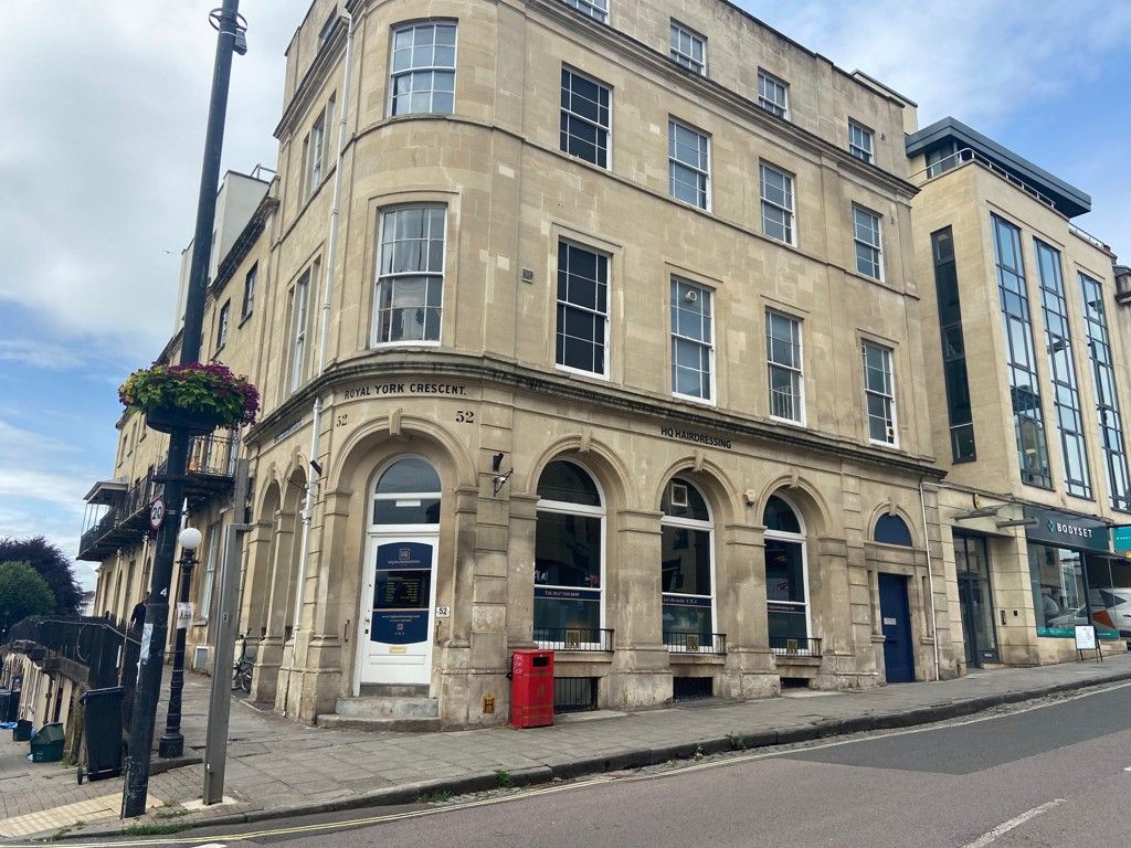 Retail premises to let in Royal York Crescent, Clifton, Bristol BS8, £23,500 pa
