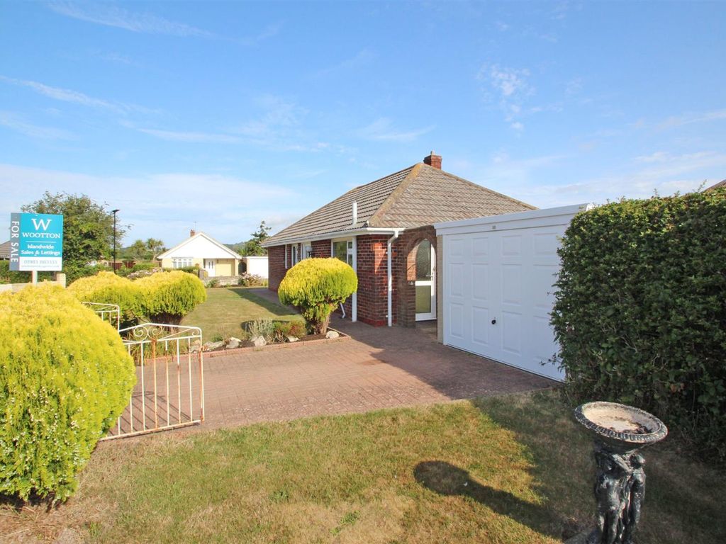 3 bed detached bungalow for sale in Yaverland Close, Sandown PO36, £335,000