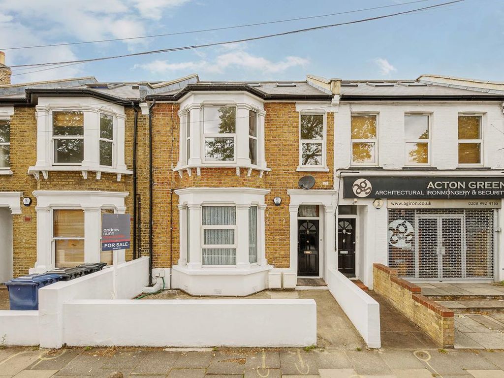 1 bed flat for sale in Bollo Bridge Road, London W3, £400,000
