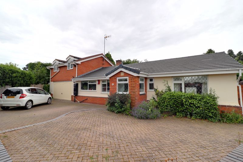3 bed bungalow for sale in Trussell Close, Acton Trussell, Stafford ST17, £450,000