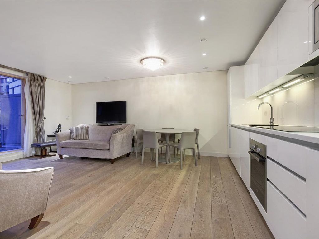 3 bed flat for sale in Merchant Square East, London W2, £2,100,000