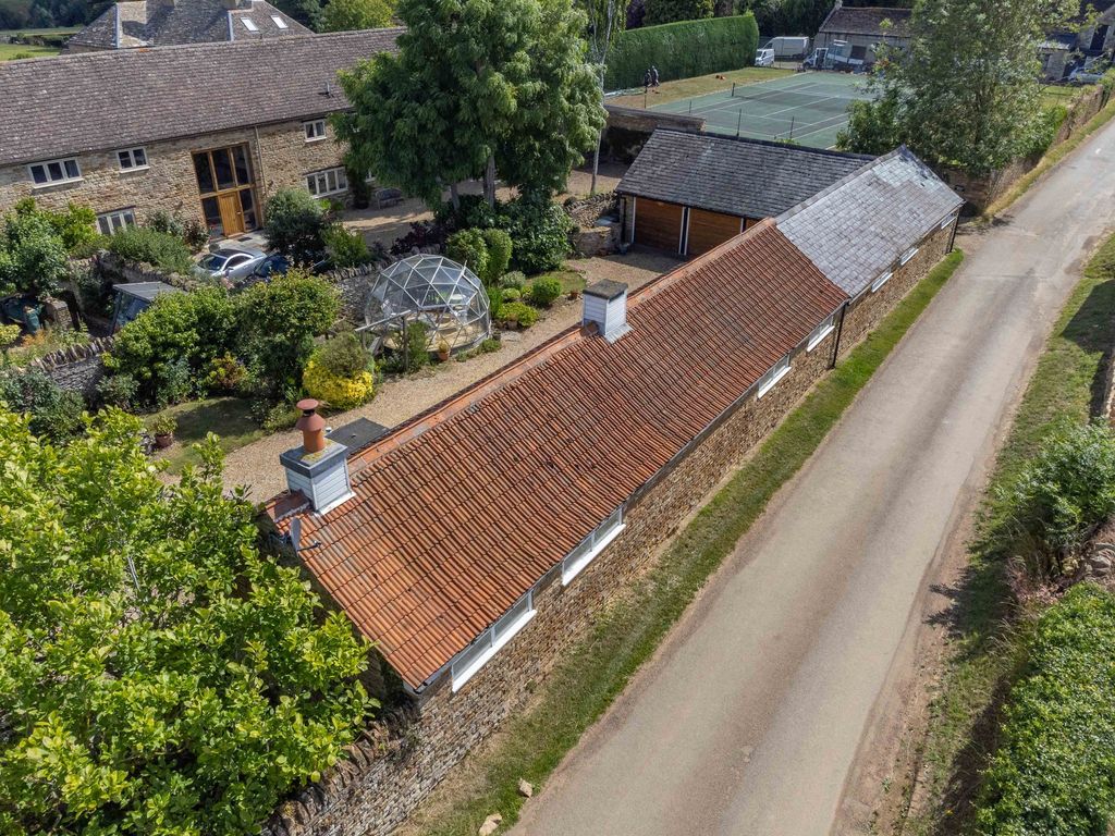 3 bed barn conversion for sale in Back Lane, Morcott LE15, £375,000