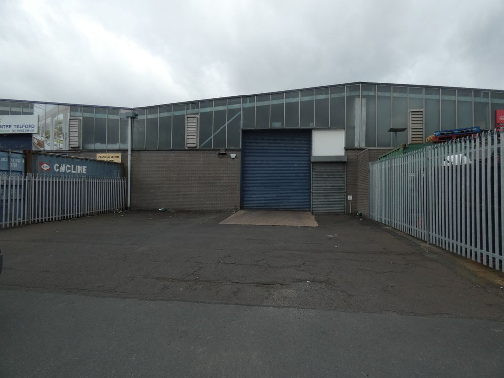 Warehouse to let in Stafford Park 15, Telford TF3, £28,600 pa