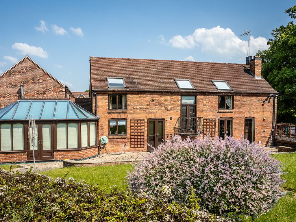 3 bed barn conversion for sale in Bunny Hill, Bunny, Nottingham NG11, £625,000